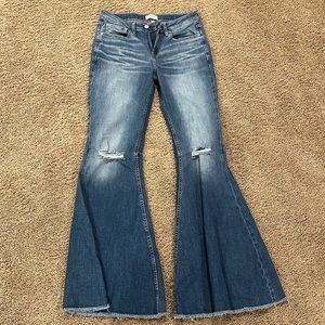 SHYANNE WOMEN'S MIDRISE SUPER FLARE JEANS